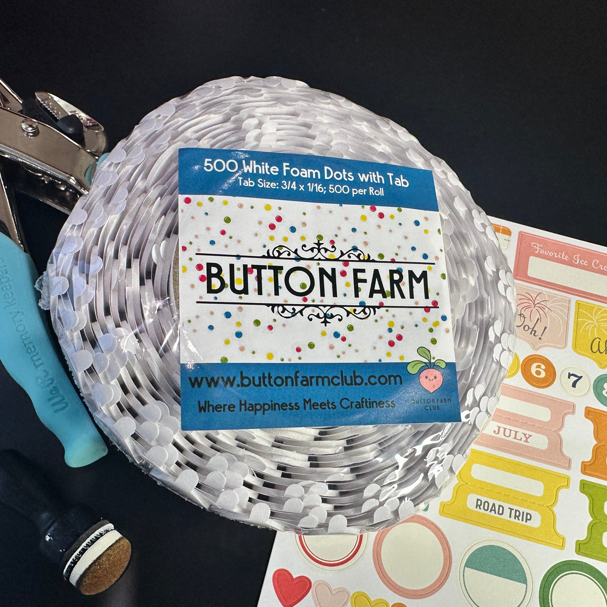 White Foam Dots With Tab 3/4" x 1/16" - 500pk